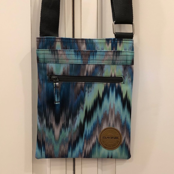 Dakine Handbags - Dakine crossbody bag